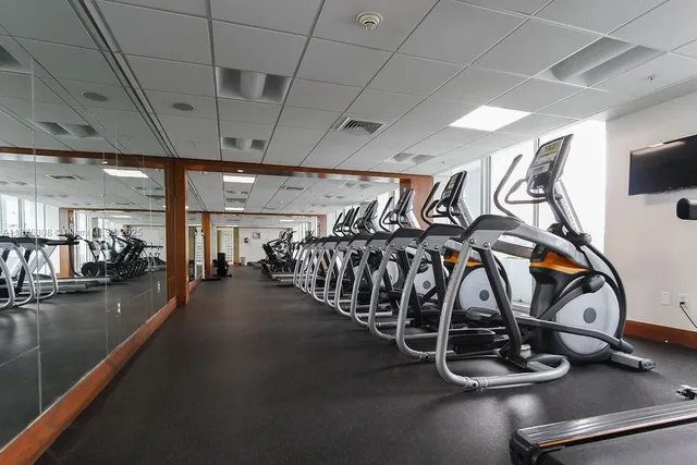 $3,000 | 41 Southeast 5th Street, Unit 1604, Miami, FL 33131