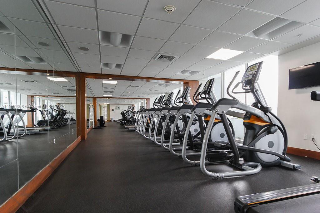 41 Southeast 5th Street, Unit 1604 Miami, FL 33131 - Photo 21 of 28