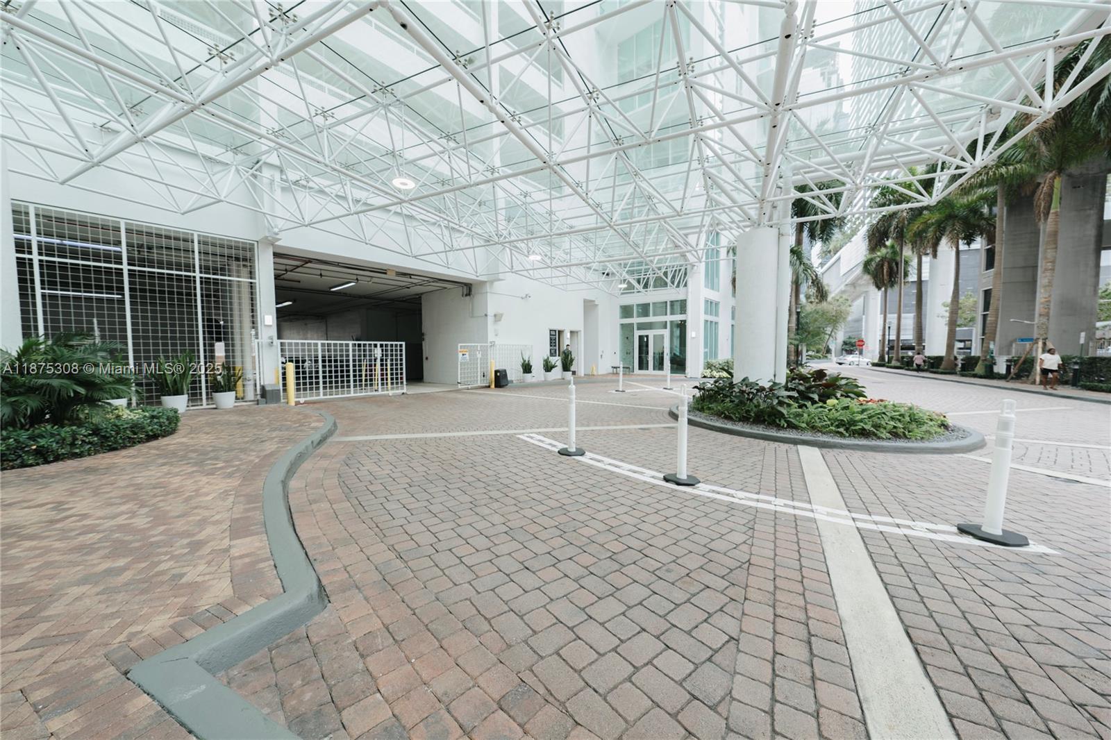 41 Southeast 5th Street, Unit 1604 Miami, FL 33131 - Photo 28 of 28