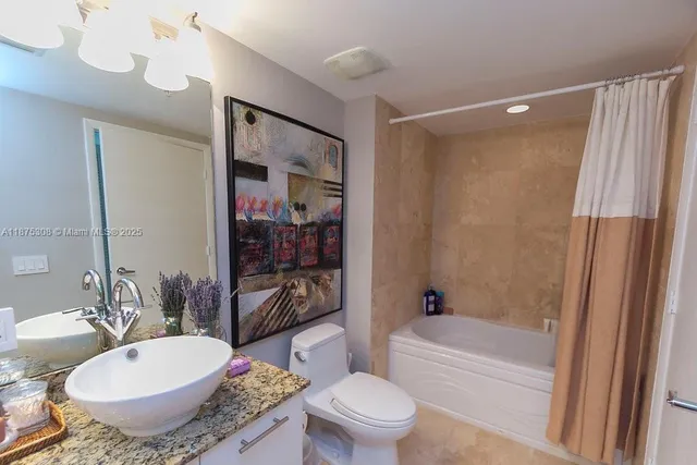 $3,000 | 41 Southeast 5th Street, Unit 1604, Miami, FL 33131