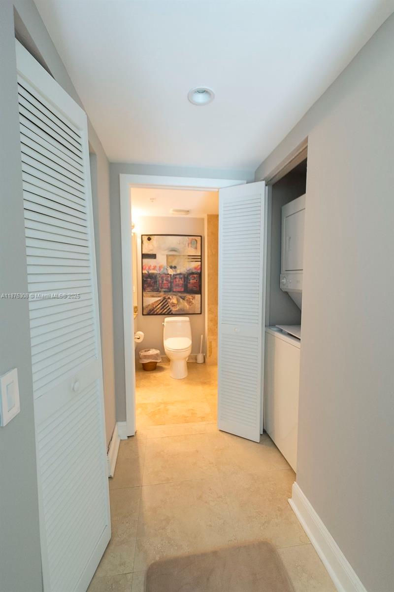 41 Southeast 5th Street, Unit 1604 Miami, FL 33131 - Photo 9 of 28
