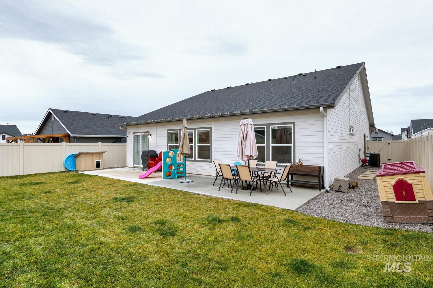 12445 Shadow River Street Caldwell, ID 83607 - Photo 33 of 37