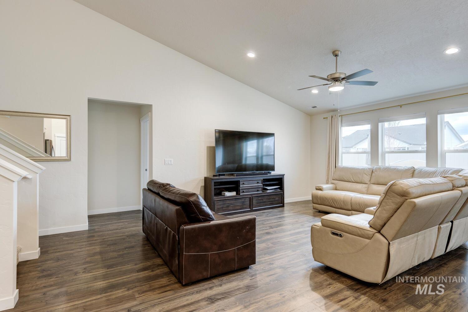 12445 Shadow River Street Caldwell, ID 83607 - Photo 5 of 37