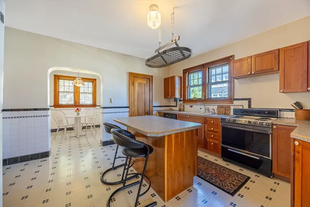 $539,900 | 1793 Northampton Street, Holyoke, MA 01040