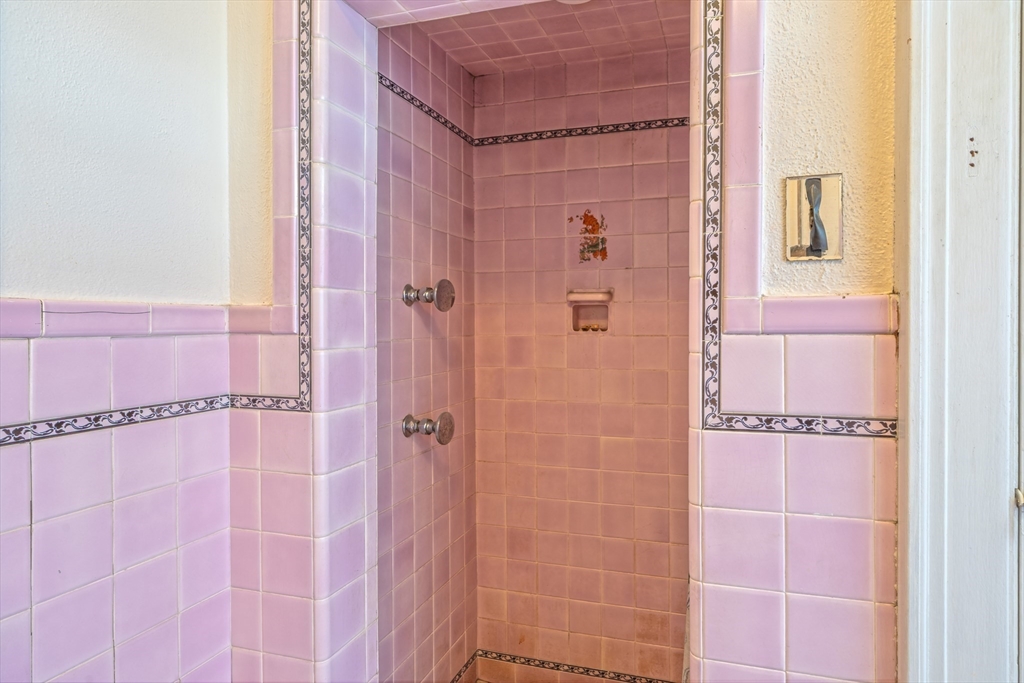 1793 Northampton Street Holyoke, MA 01040 - Photo 38 of 39