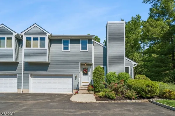 $682,500 | 32 Meadowview Lane, Unit 32, Berkeley Heights, NJ 07922