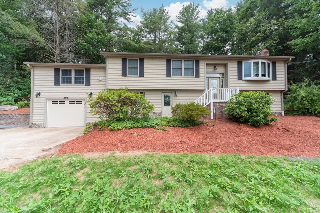 205 Royalston Road Phillipston, MA 01331 - Photo 8 of 41