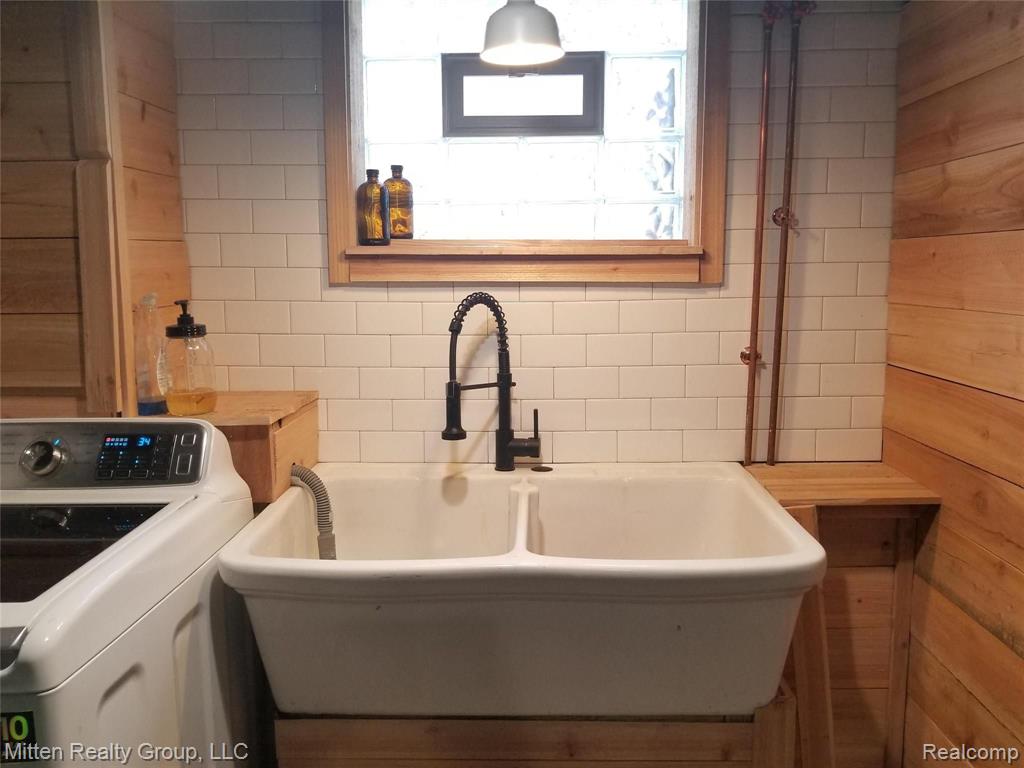 272 Ridgemont Road Grosse Pointe Farms, MI 48236 - Photo 21 of 29