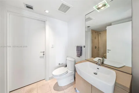 $8,200 | 200 Biscayne Blvd Way, Unit 4308, Miami, FL 33131