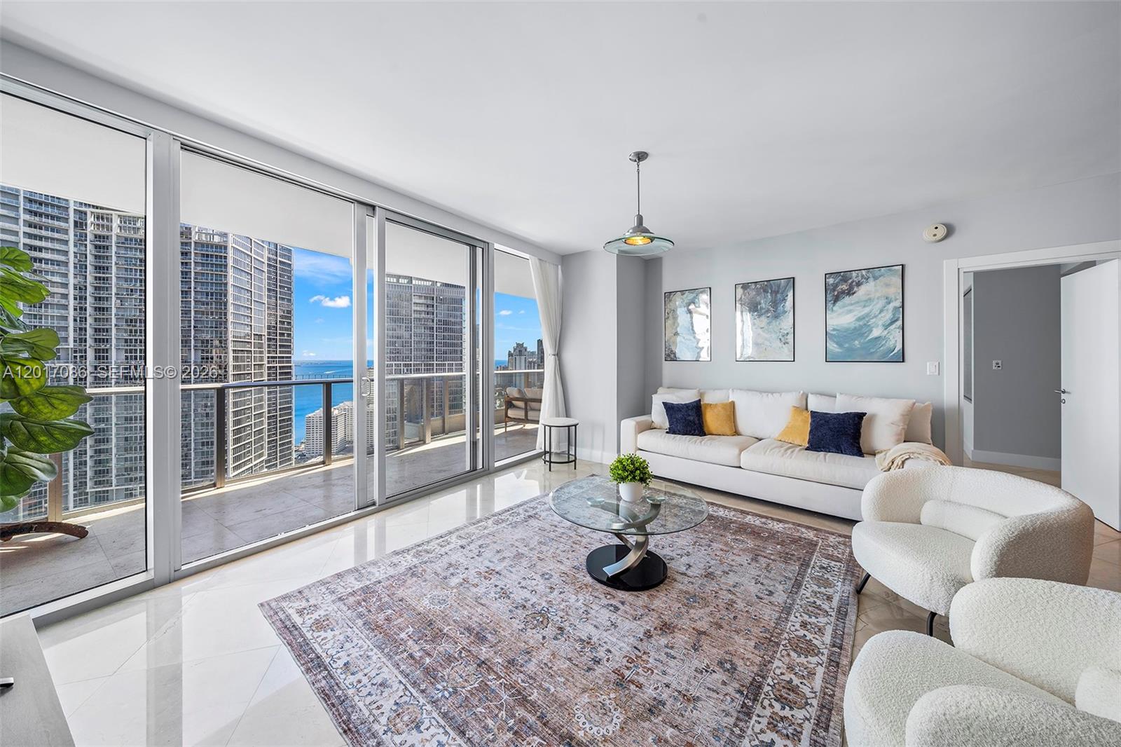 200 Biscayne Blvd Way, Unit 4308 Miami, FL 33131 - Photo 2 of 31 a living room with furniture