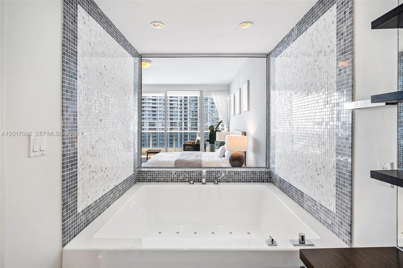200 Biscayne Blvd Way, Unit 4308 Miami, FL 33131 - Photo 21 of 31