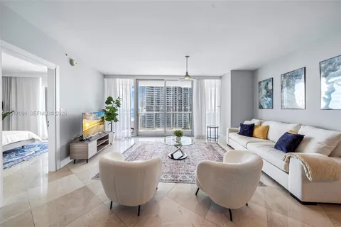 $8,200 | 200 Biscayne Blvd Way, Unit 4308, Miami, FL 33131