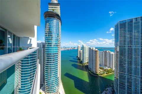 $8,200 | 200 Biscayne Blvd Way, Unit 4308, Miami, FL 33131