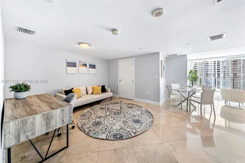 $8,200 | 200 Biscayne Blvd Way, Unit 4308, Miami, FL 33131