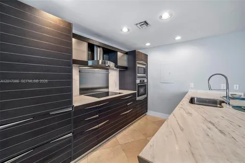$8,200 | 200 Biscayne Blvd Way, Unit 4308, Miami, FL 33131