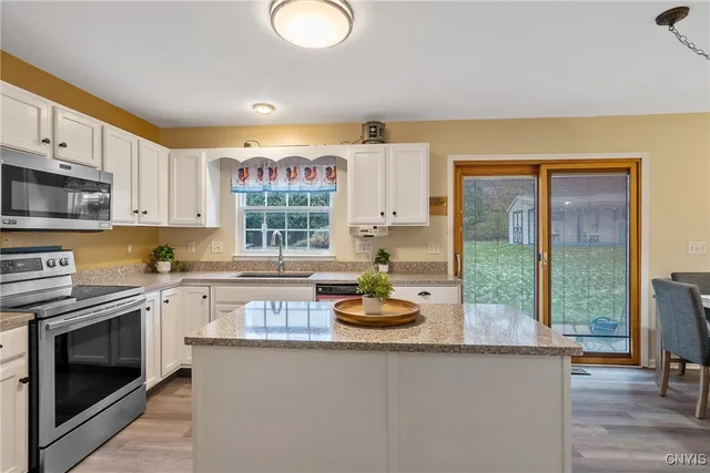 $324,900 | 4036 Mary Lynn Drive, Lenox, NY 13032