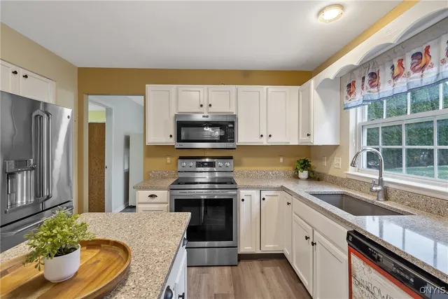 $324,900 | 4036 Mary Lynn Drive, Lenox, NY 13032