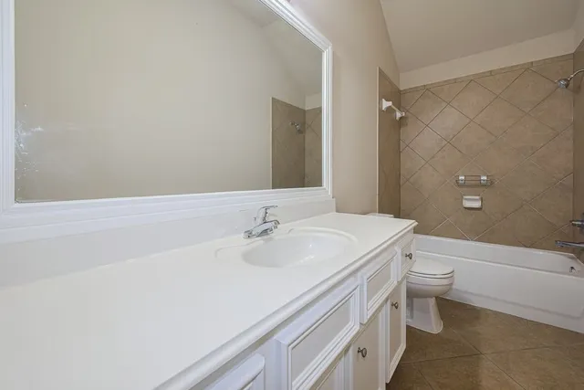 $2,700 | 2206 Grand Shore Court, Pearland, TX 77584