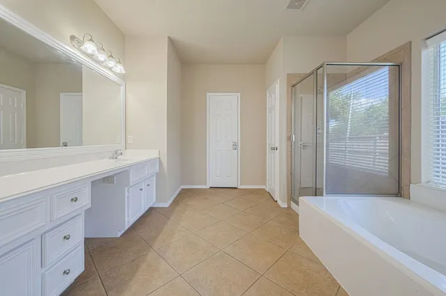 $2,700 | 2206 Grand Shore Court, Pearland, TX 77584