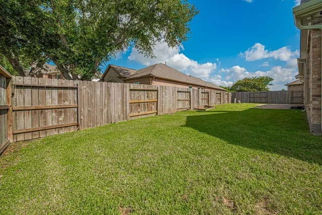 $2,700 | 2206 Grand Shore Court, Pearland, TX 77584