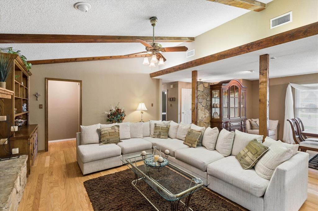 1401 Clover Hill Road Mansfield, TX 76063 - Photo 6 of 25