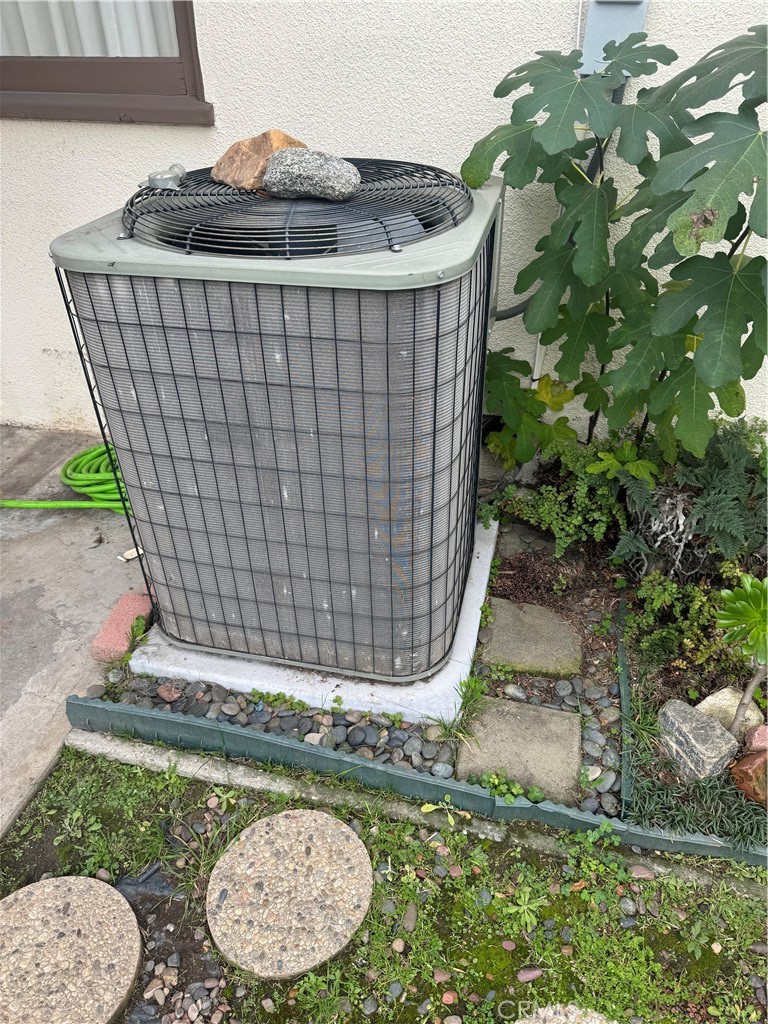 511 West 170th Street Gardena, CA 90248 - Photo 5 of 11 a view of a bird bath