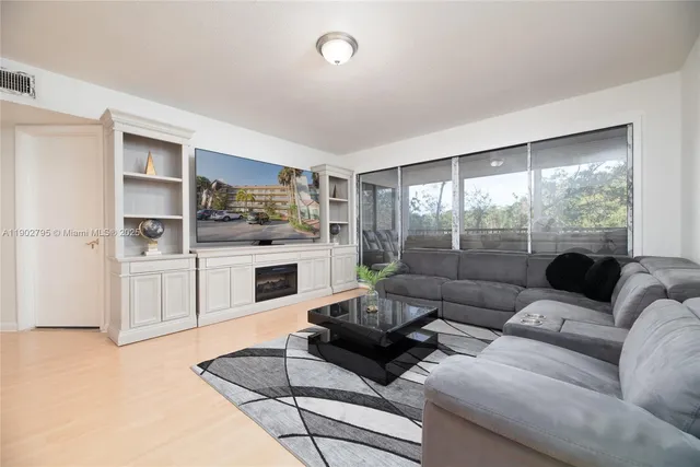 $240,000 | 1720 Hammock Boulevard, Unit 209, Coconut Creek, FL 33063