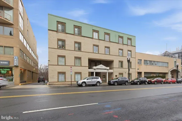 $2,700 | 2141 Wisconsin Avenue Northwest, Unit 202, Washington, DC 20007
