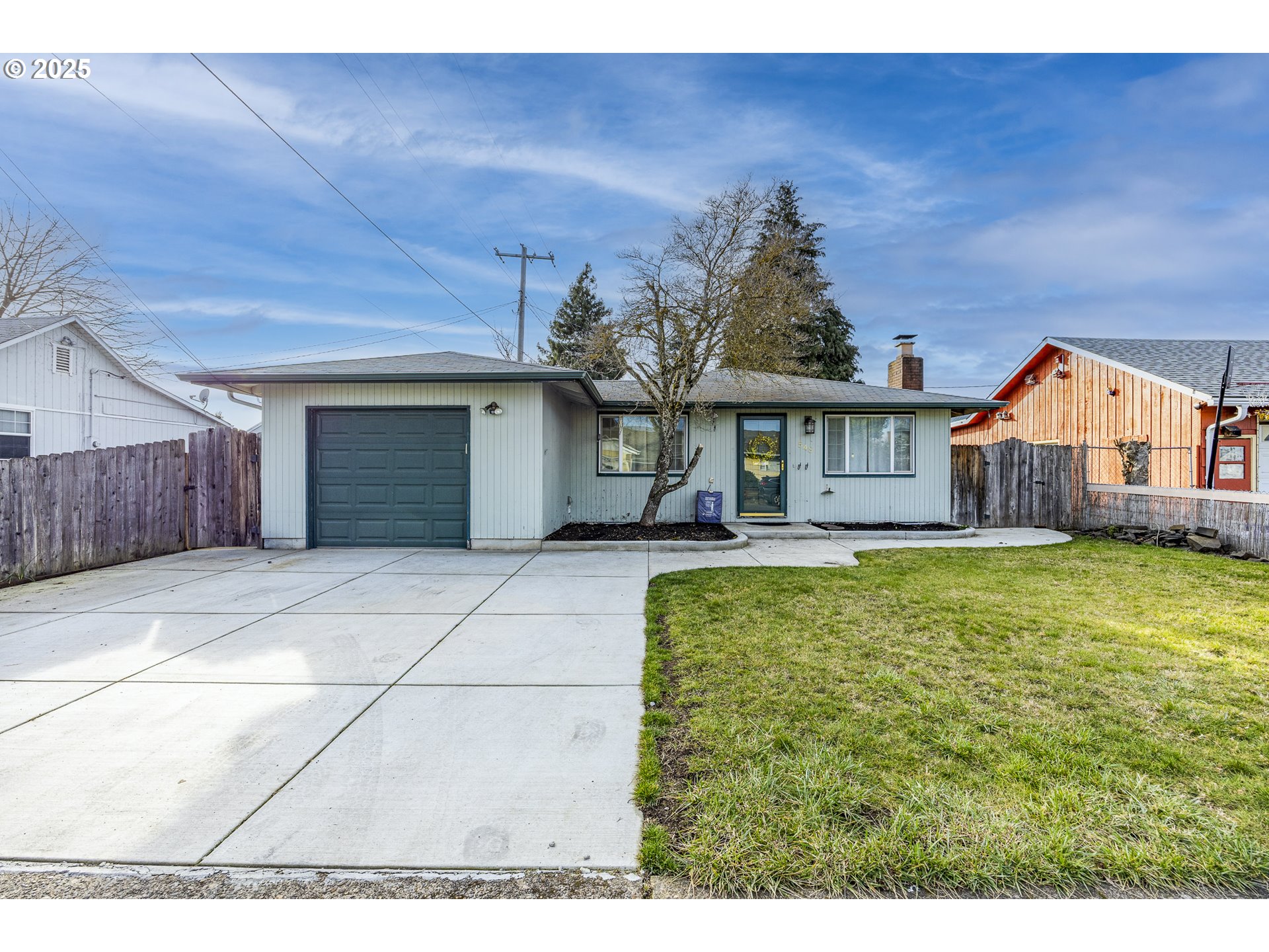 548 16th Street Springfield, OR 97477 - Photo 1 of 34