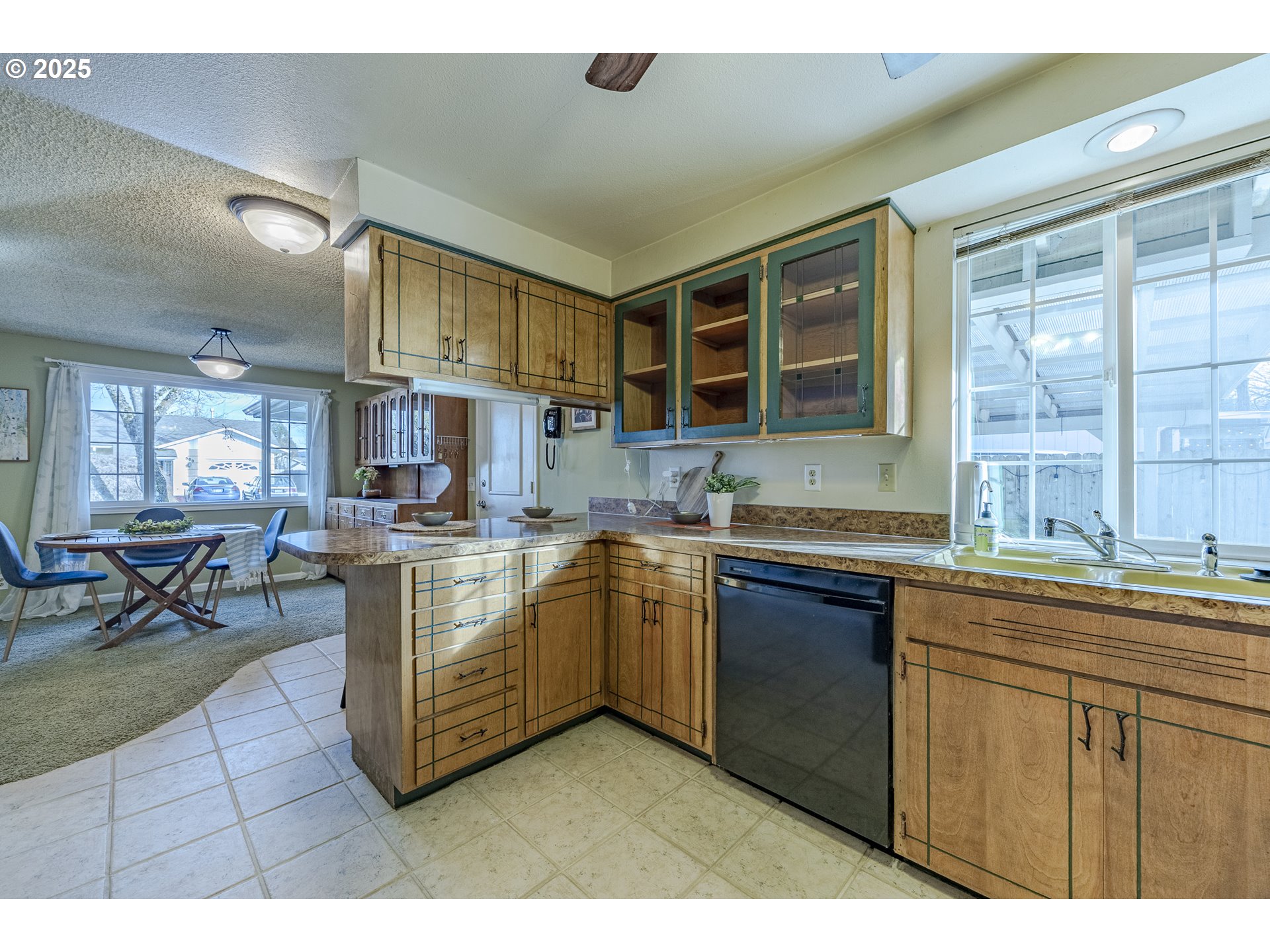548 16th Street Springfield, OR 97477 - Photo 18 of 34