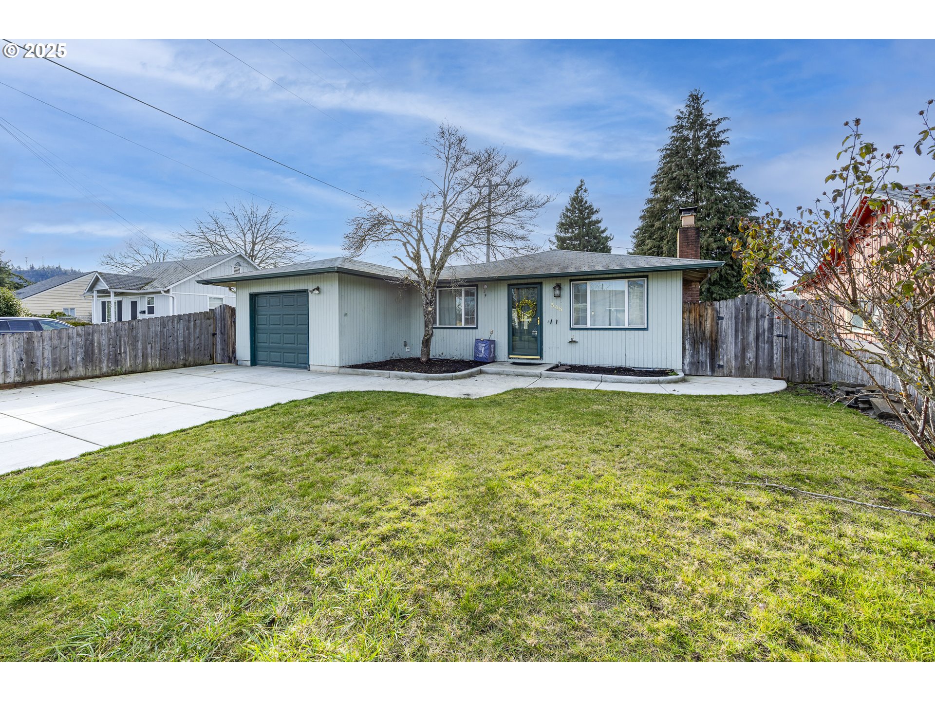 548 16th Street Springfield, OR 97477 - Photo 4 of 34
