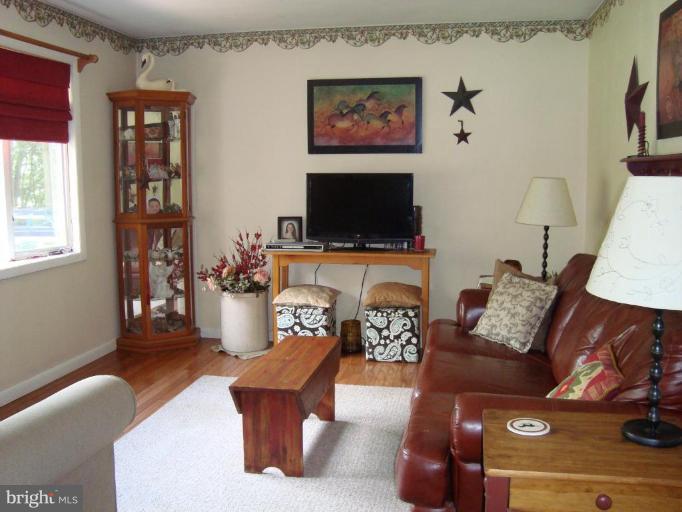 3026 Clayton Road Joppa, MD 21085 - Photo 8 of 12 Living Room