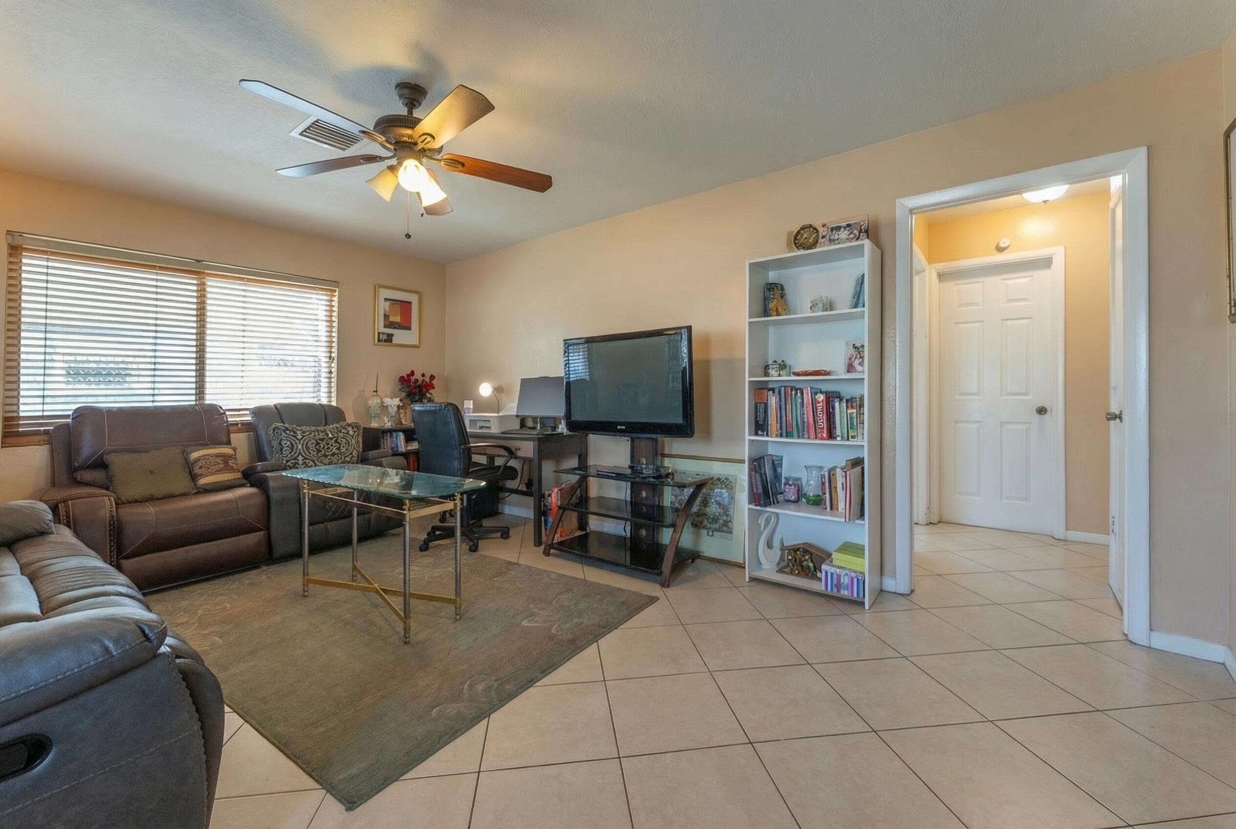 137 West 34th Street Riviera Beach, FL 33404 - Photo 5 of 26 Woolf Realty_137 N 34th_decluttered (1)