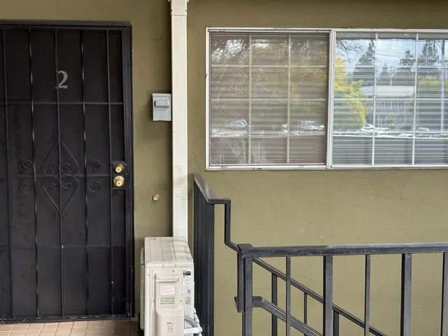 $1,850 | 1047 El Camino Real, Unit 2, Menlo Park, CA 94025