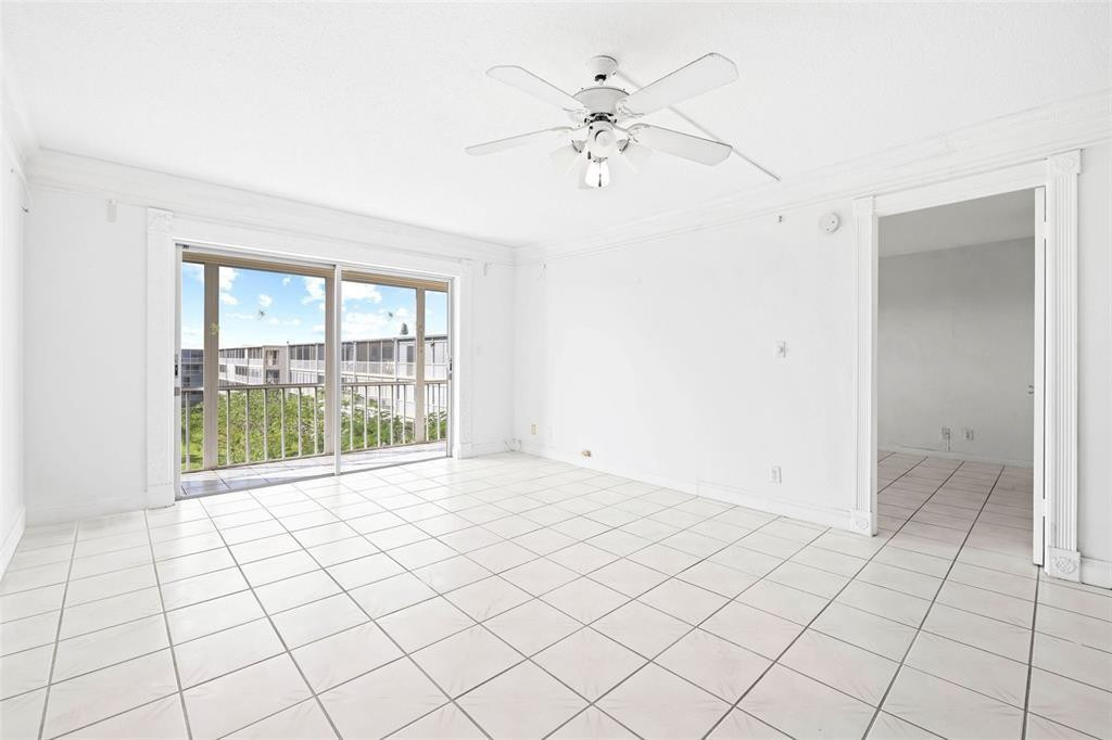 4650 Washington Street, Unit 504 Hollywood, FL 33021 - Photo 13 of 39 Photo 13