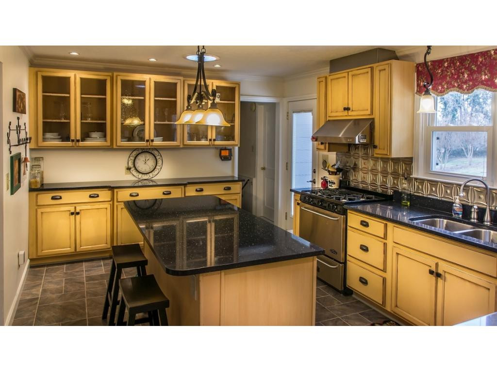 3836 Ridgeline Kingsport, TN 37664 - Photo 4 of 18 Kitchen