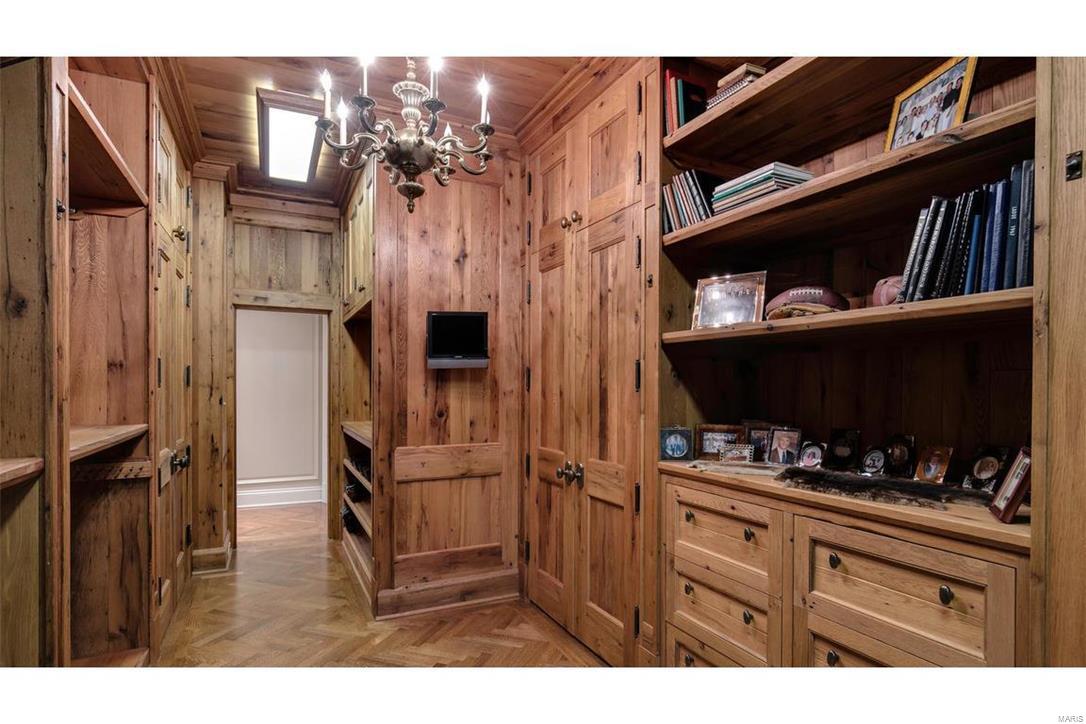 25 Upper Ladue Road Ladue, MO 63124 - Photo 27 of 47 Gallery Image 27