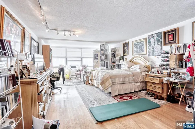 $399,000 | 7004 JFK Boulevard East, Unit 20E, Guttenberg, NJ 07093