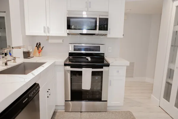 $4,300 | 5700 Coach House Circle, Unit D, Boca Raton, FL 33486