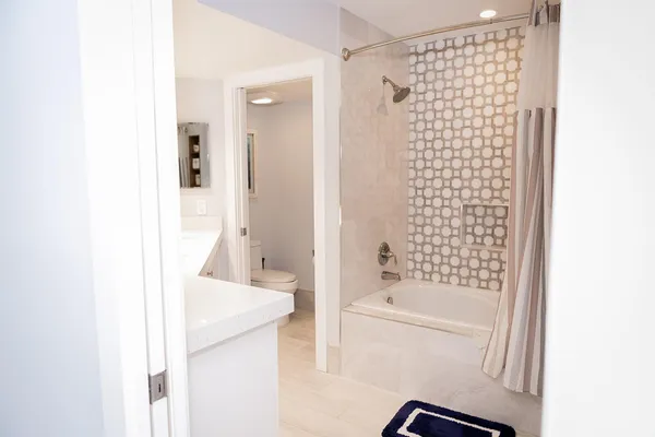 $4,300 | 5700 Coach House Circle, Unit D, Boca Raton, FL 33486