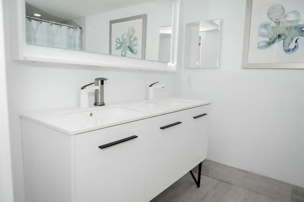 $4,300 | 5700 Coach House Circle, Unit D, Boca Raton, FL 33486