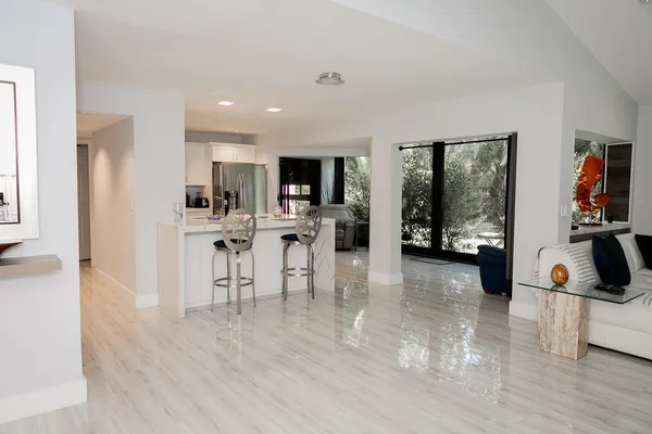 $4,300 | 5700 Coach House Circle, Unit D, Boca Raton, FL 33486