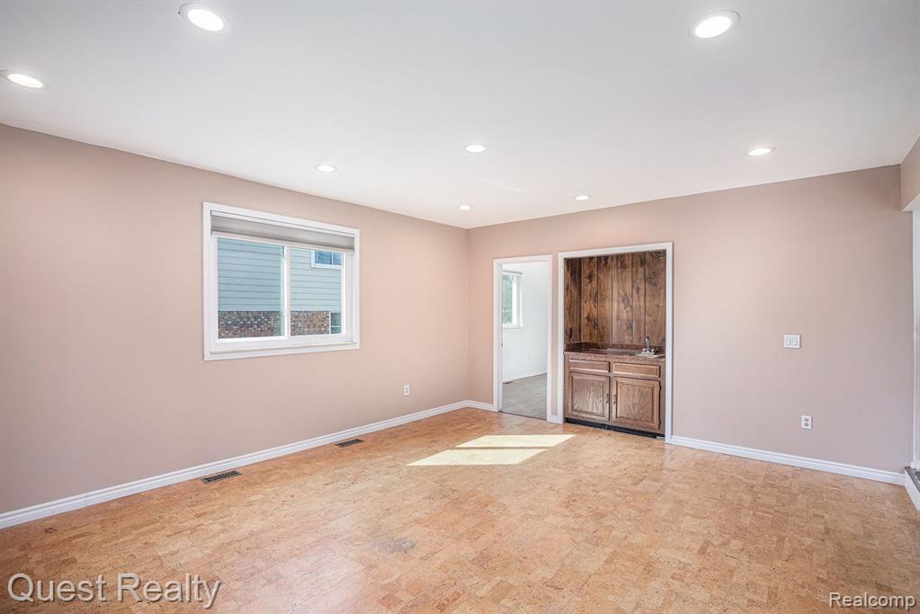 3095 Rolling Green Circle South Rochester Hills, MI 48309 - Photo 5 of 33