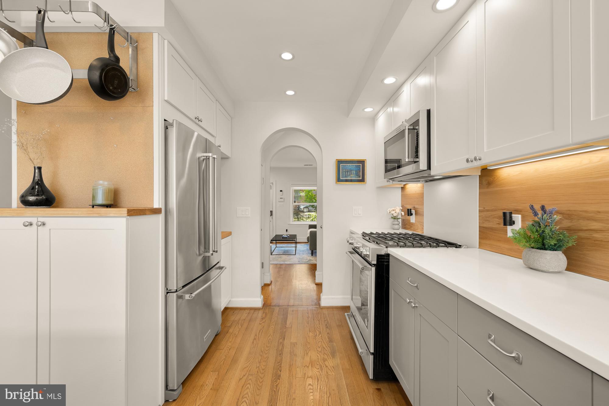 1736 V Street Northwest Washington, DC 20009 - Photo 11 of 40