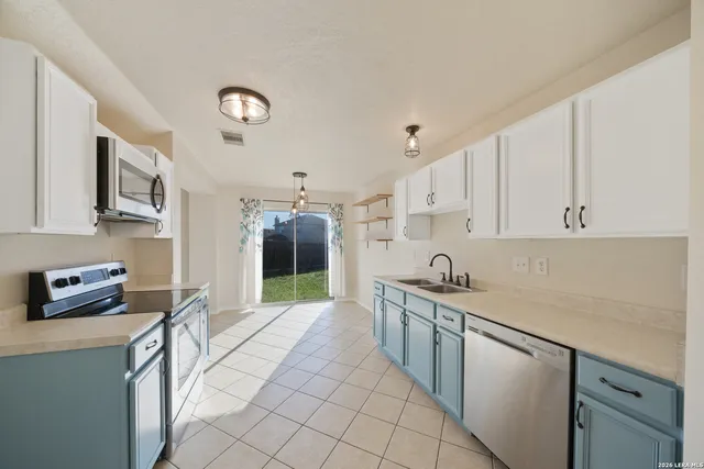 $1,745 | 11126 Acuff, San Antonio, TX 78254