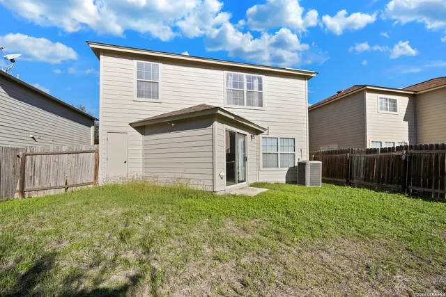 $1,745 | 11126 Acuff, San Antonio, TX 78254