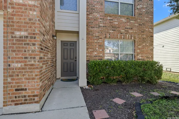 $1,645 | 11126 Acuff, San Antonio, TX 78254