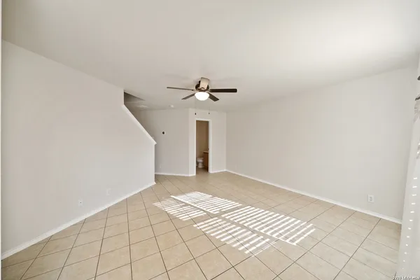 $1,645 | 11126 Acuff, San Antonio, TX 78254