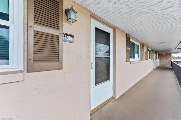 a view of an entryway of house