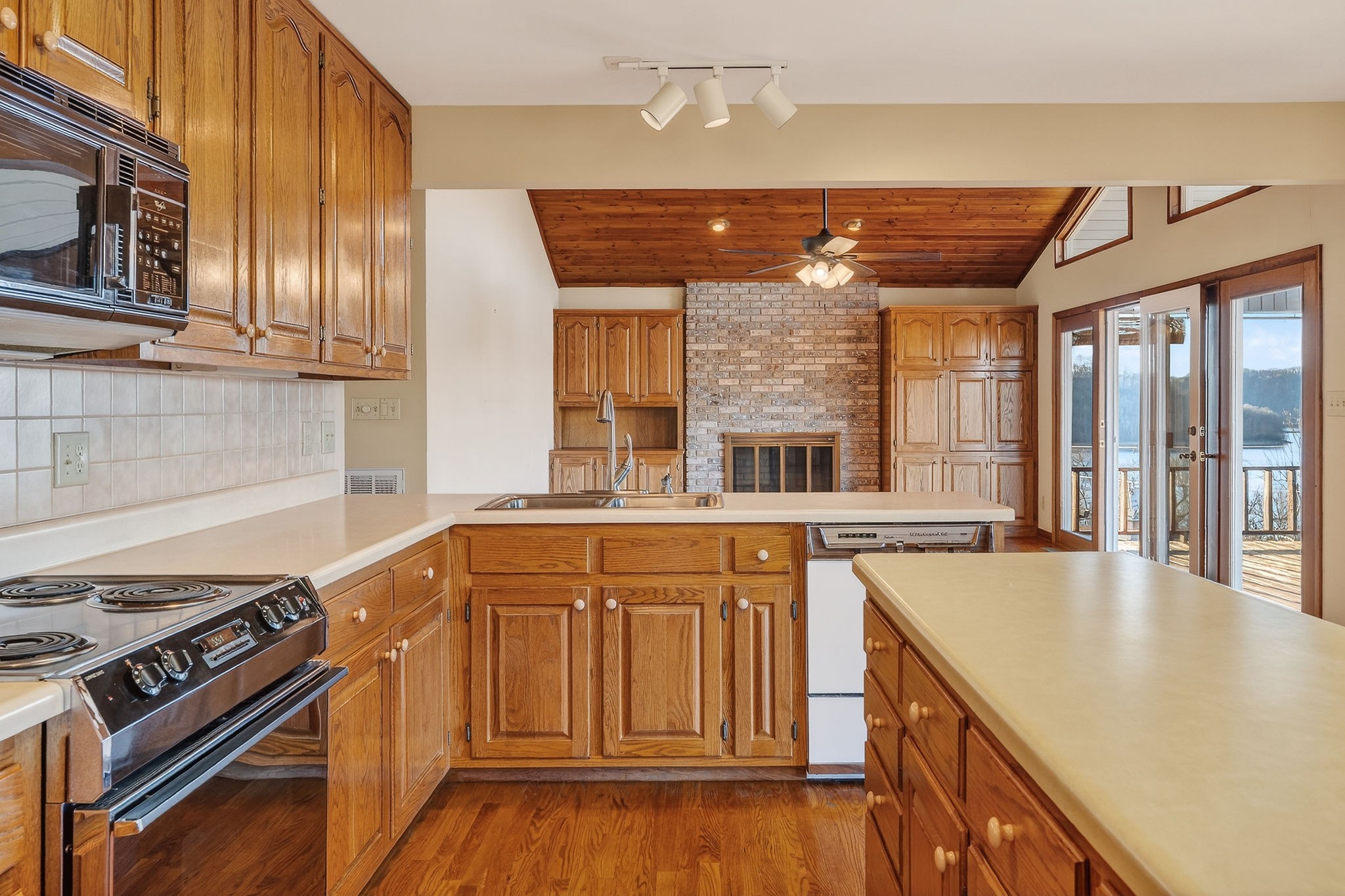 1634 Falling Water Road Sparta, TN 38583 - Photo 16 of 68